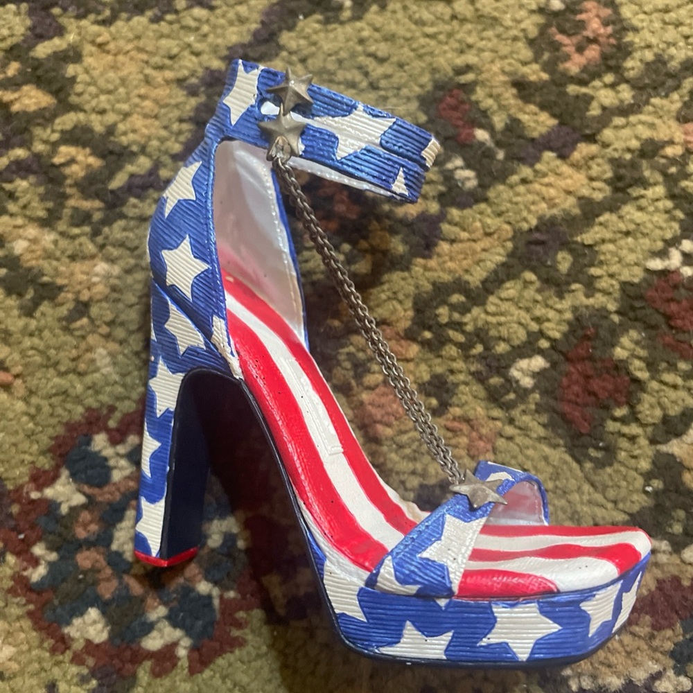 Star Stripes Heel w/Silver Plate America Looks Good Just The Right Shoe